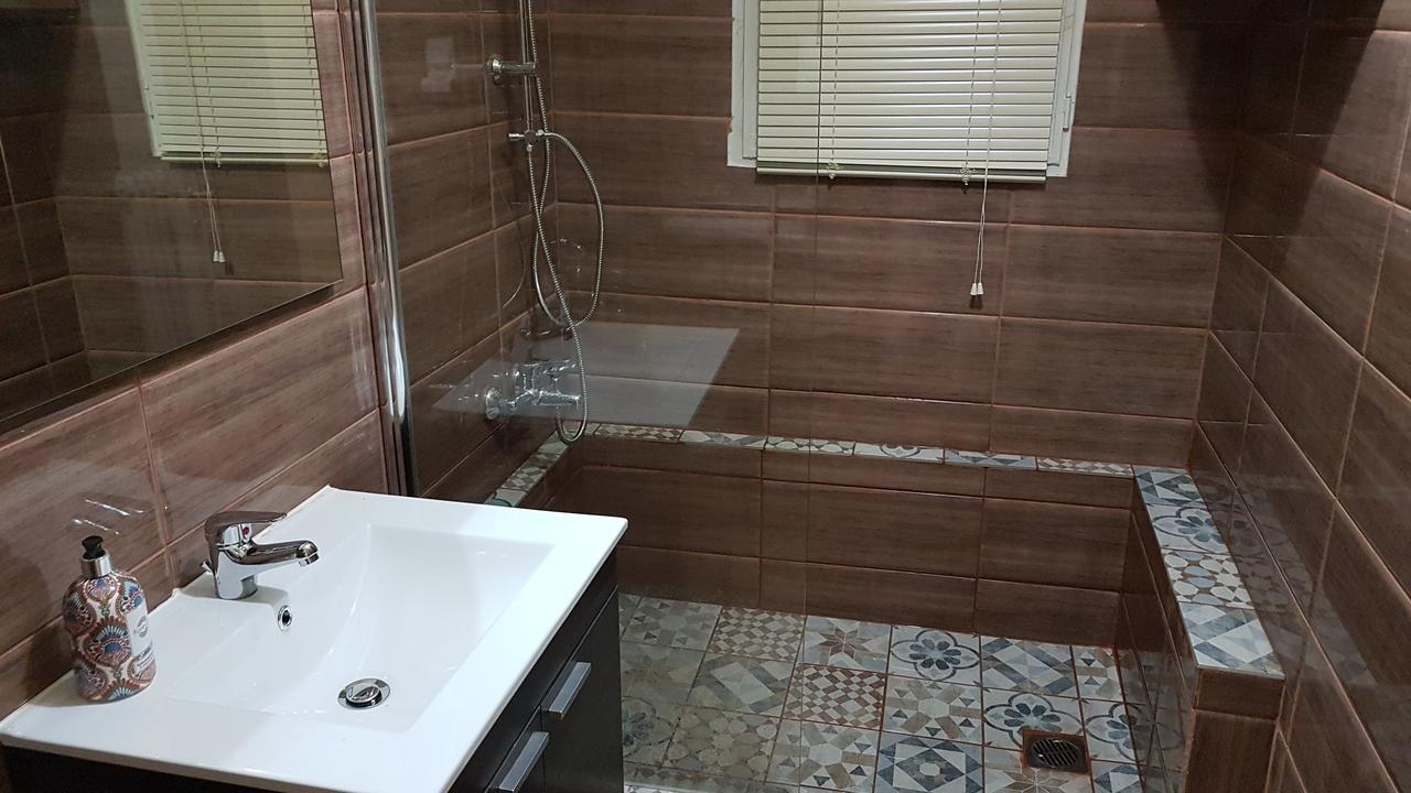 Menta Errathens Apartment - Athens Center, 5 Bd, 2 Bath Extérieur photo