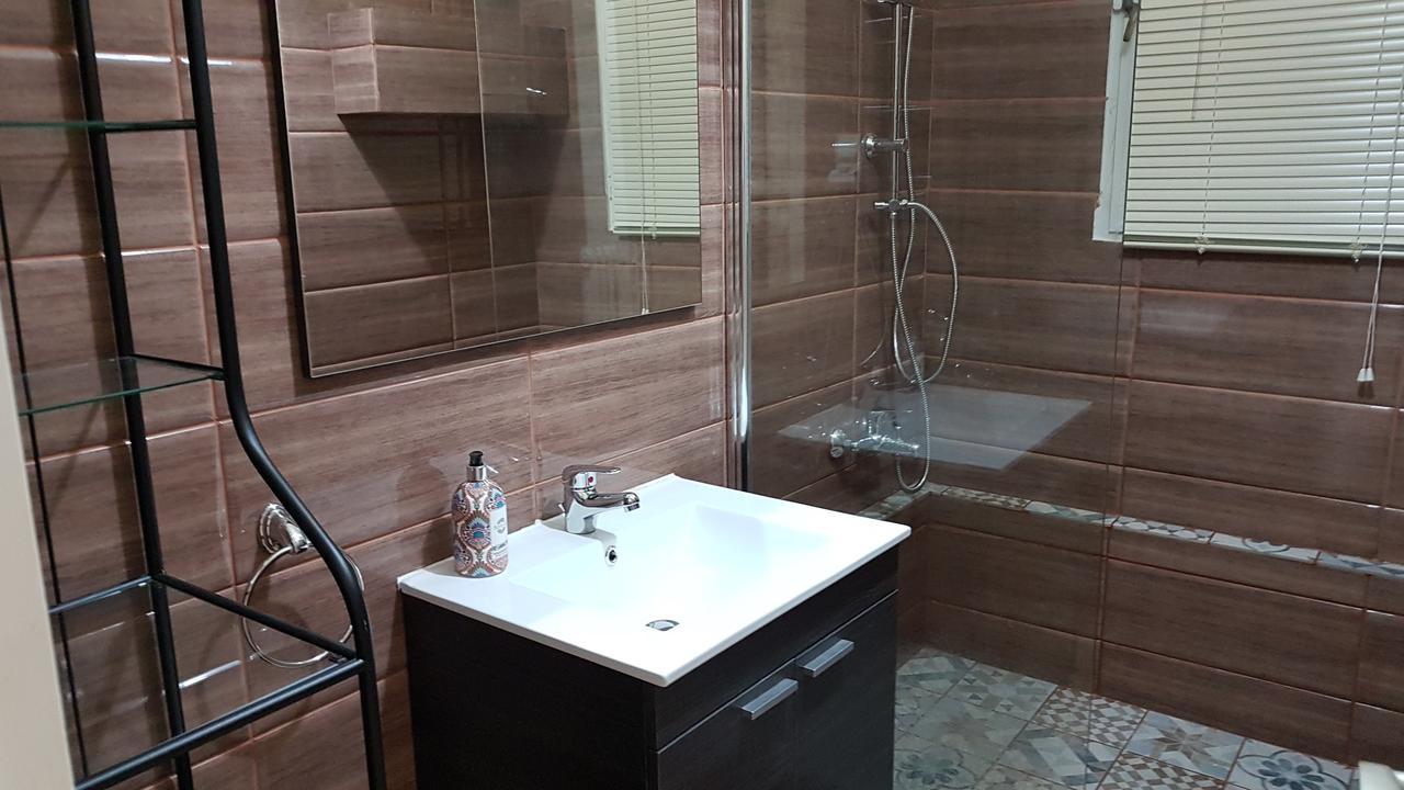 Menta Errathens Apartment - Athens Center, 5 Bd, 2 Bath Extérieur photo